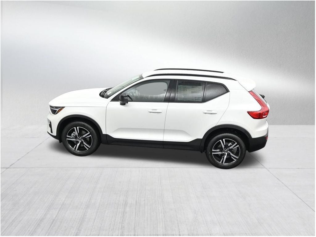 2026 Volvo XC40 B4 Core