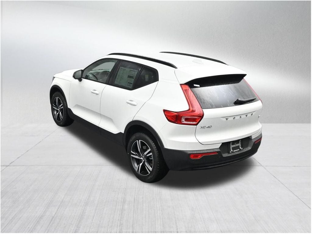 2026 Volvo XC40 B4 Core