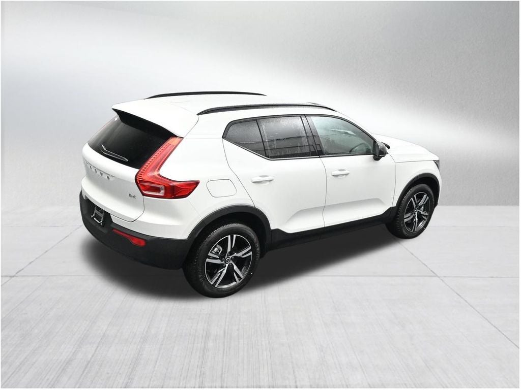 2026 Volvo XC40 B4 Core