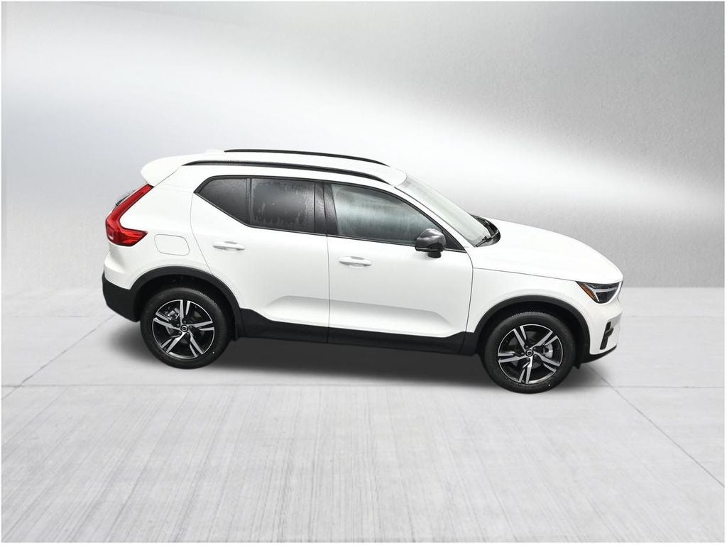 2026 Volvo XC40 B4 Core