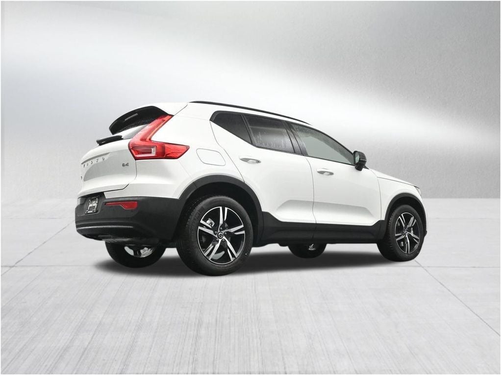 2026 Volvo XC40 B4 Core