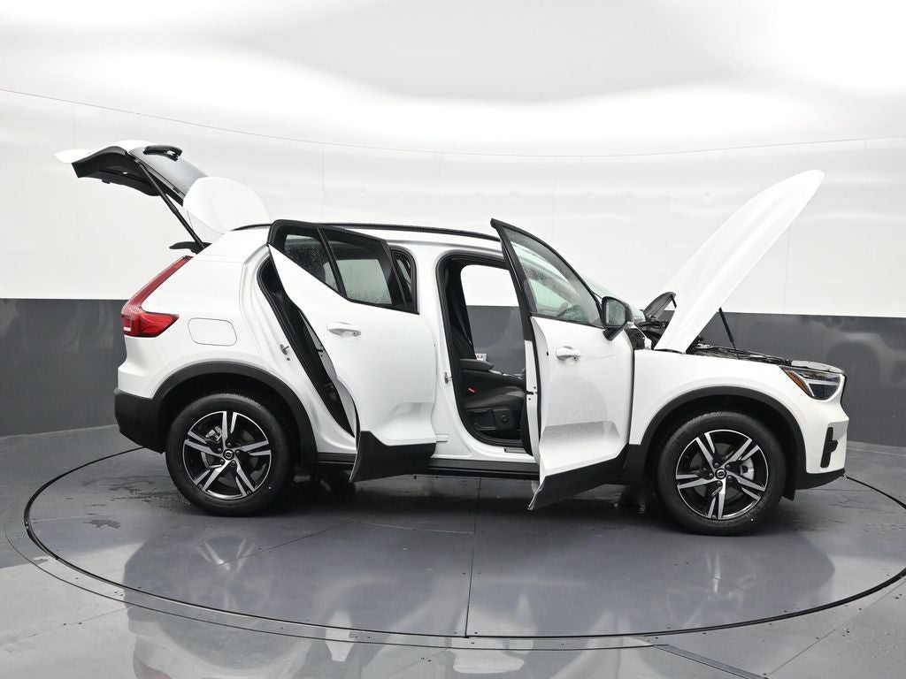2026 Volvo XC40 B4 Core