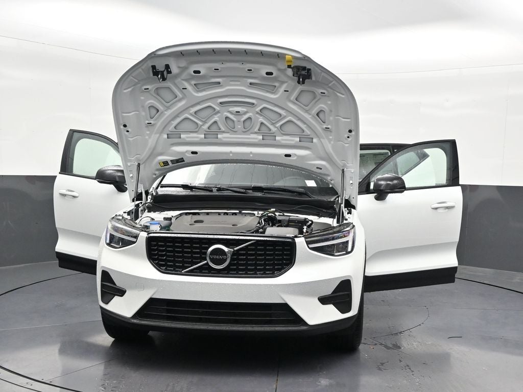 2026 Volvo XC40 B4 Core