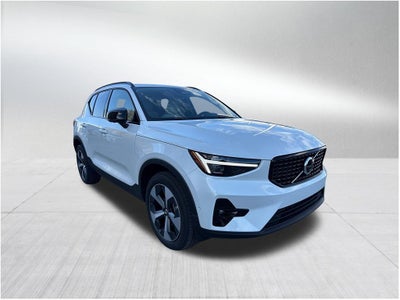 2026 Volvo XC40 B5 Plus