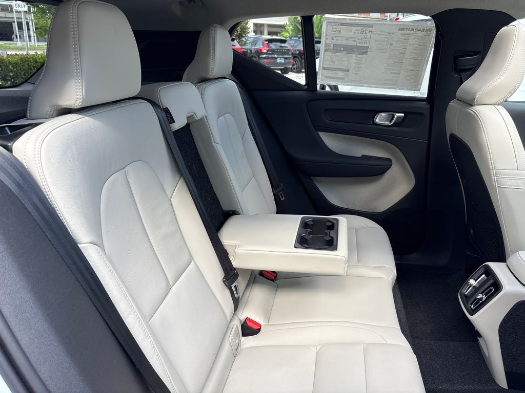 2026 Volvo XC40 B5 Plus