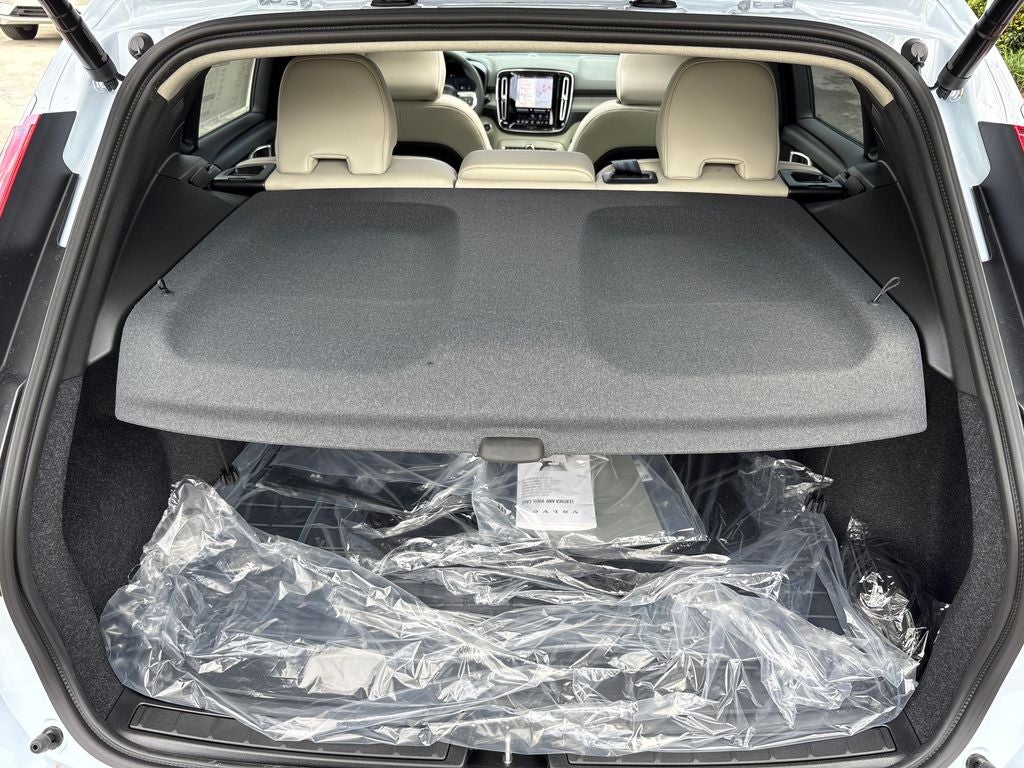 2026 Volvo XC40 B5 Plus