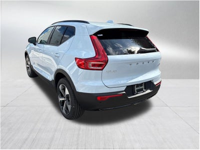 2026 Volvo XC40 B5 Plus