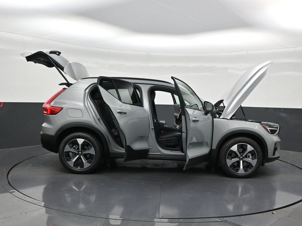 2026 Volvo XC40 B5 Plus