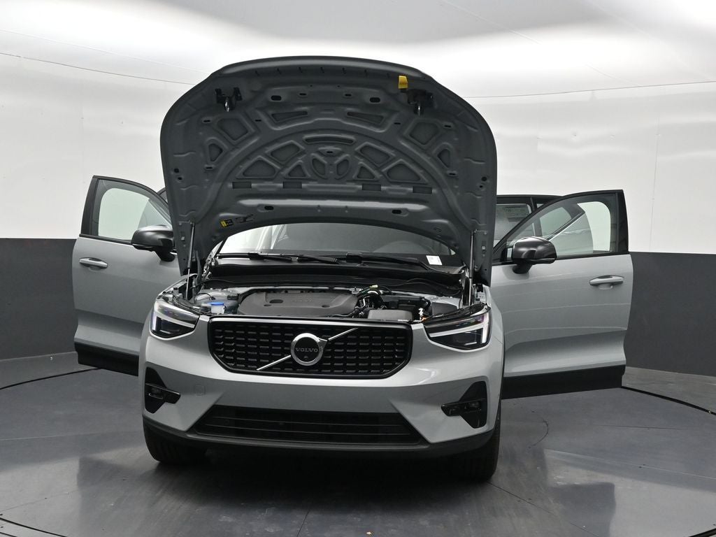 2026 Volvo XC40 B5 Plus