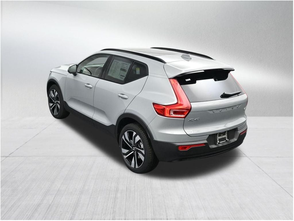 2026 Volvo XC40 B5 Plus