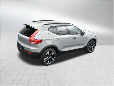 2026 Volvo XC40 B5 Plus