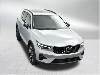 2026 Volvo XC40 B5 Plus