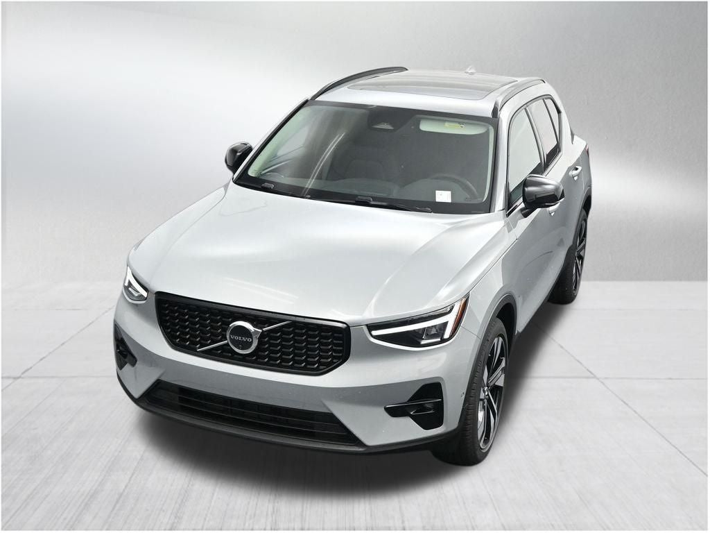 2026 Volvo XC40 B5 Plus