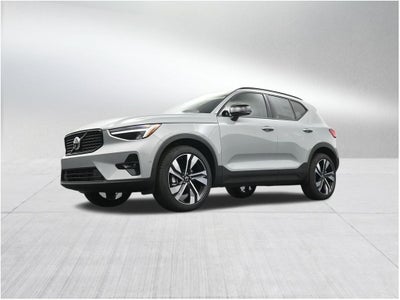 2026 Volvo XC40 B5 Plus