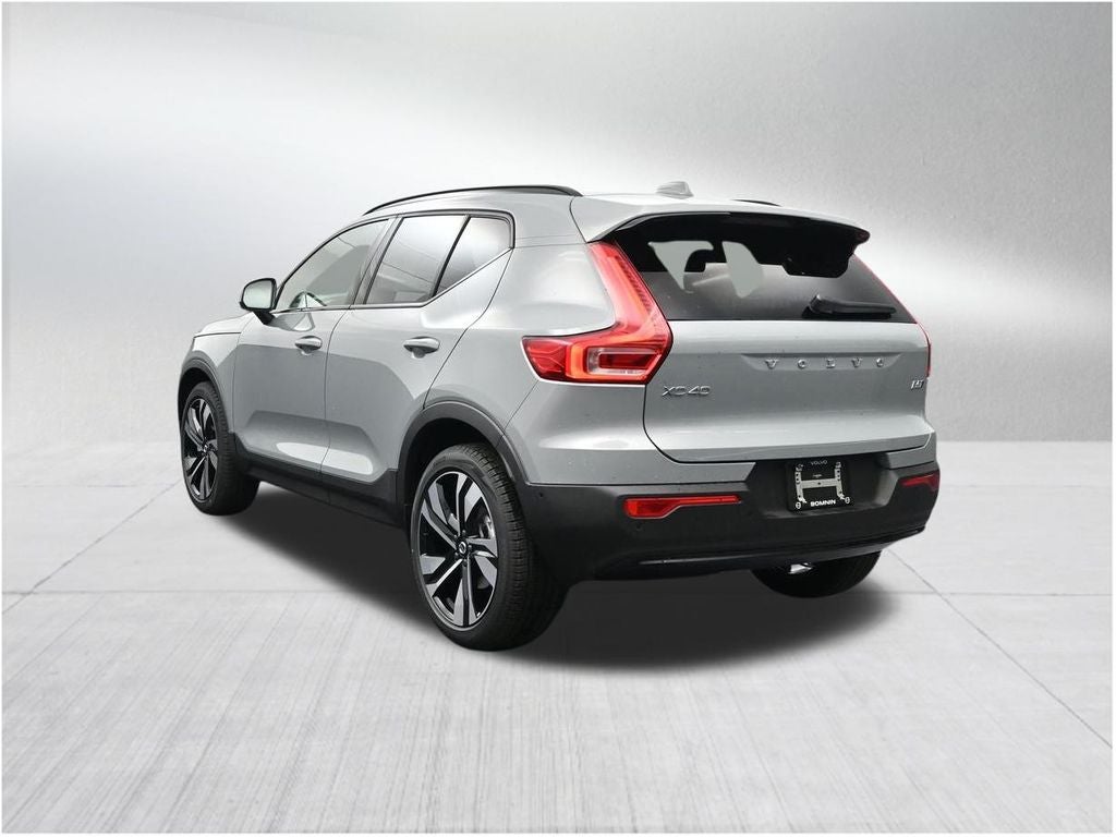 2026 Volvo XC40 B5 Plus