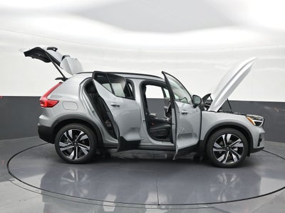 2026 Volvo XC40 B5 Plus