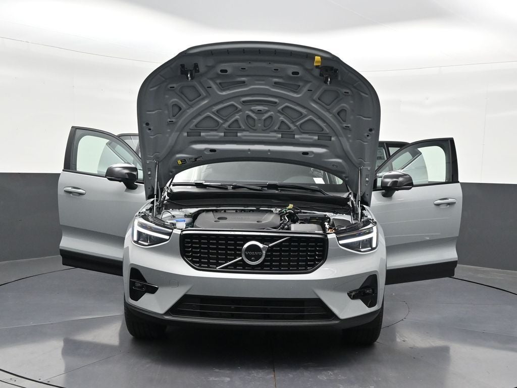 2026 Volvo XC40 B5 Plus