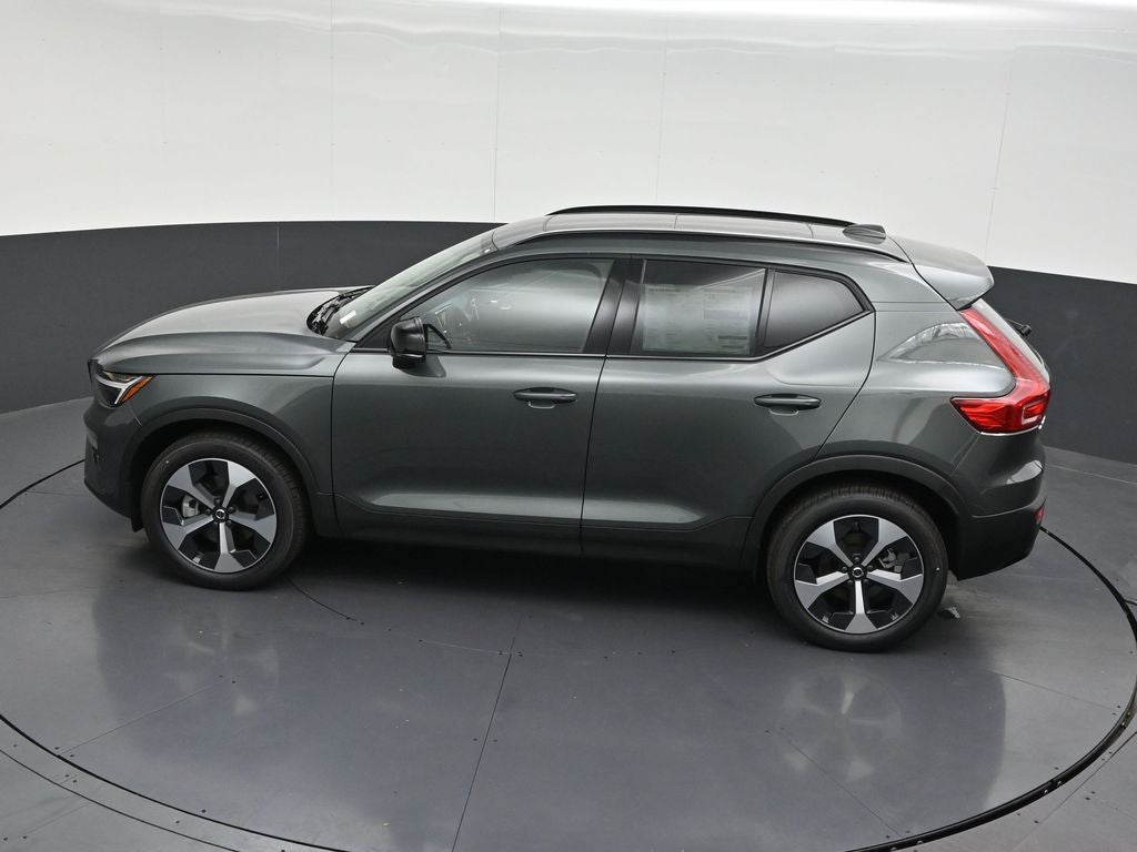 2026 Volvo XC40 B5 Plus