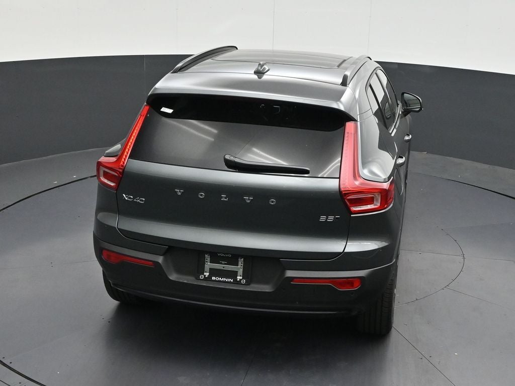 2026 Volvo XC40 B5 Plus