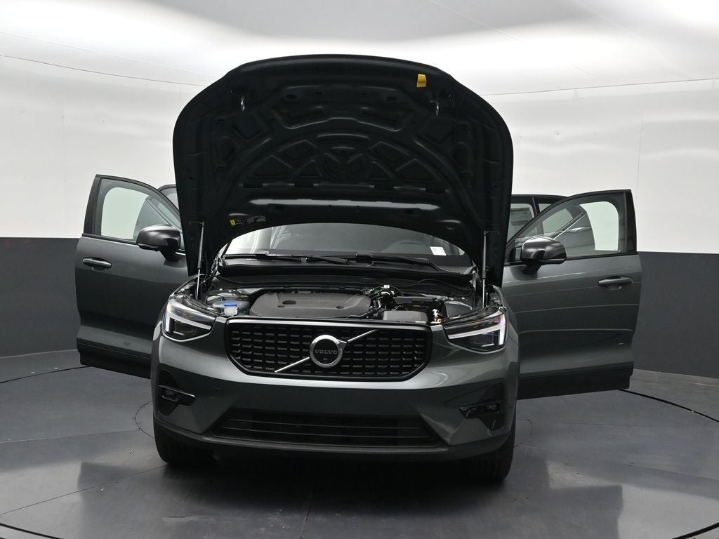 2026 Volvo XC40 B5 Plus