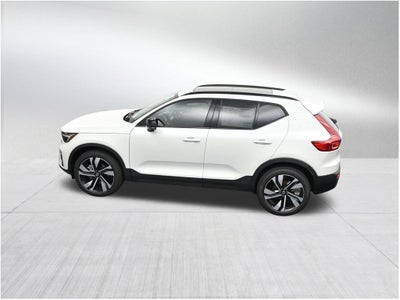 2026 Volvo XC40 B5 Plus