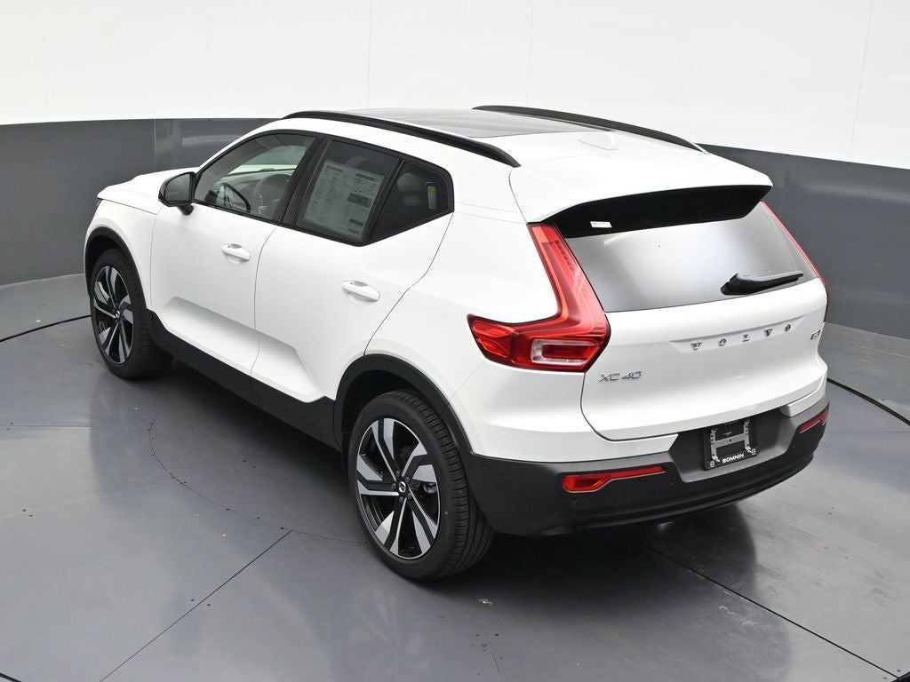 2026 Volvo XC40 B5 Plus