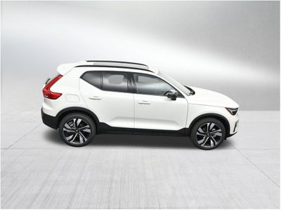 2026 Volvo XC40 B5 Plus