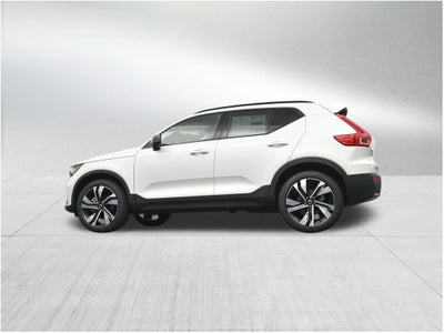 2026 Volvo XC40 B5 Plus