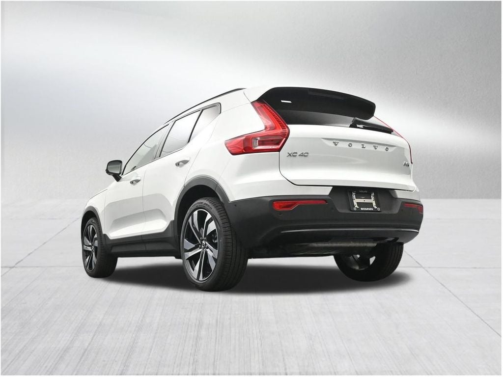 2026 Volvo XC40 B5 Plus