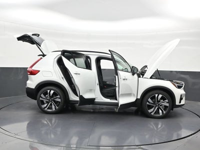 2026 Volvo XC40 B5 Plus