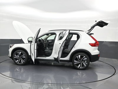 2026 Volvo XC40 B5 Plus