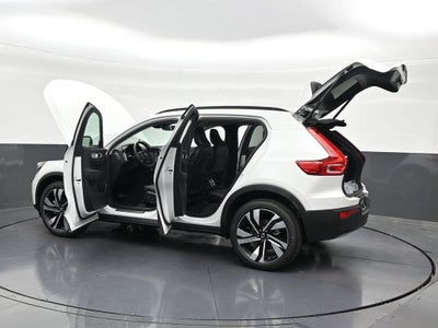 2026 Volvo XC40 B5 Plus
