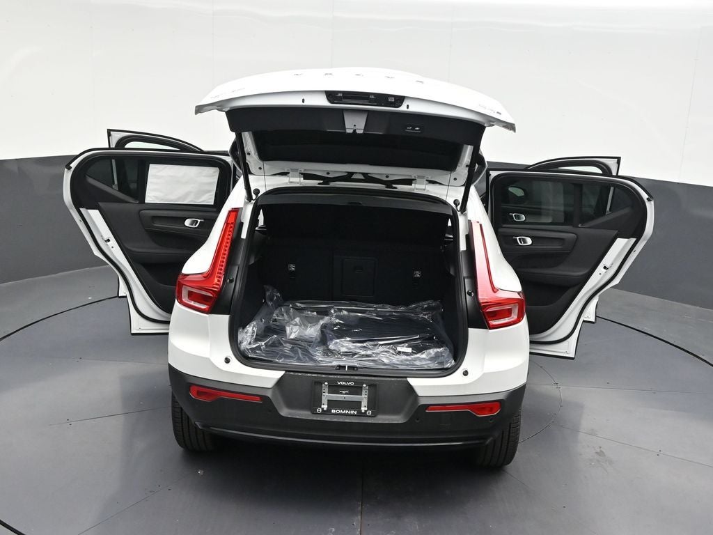 2026 Volvo XC40 B5 Plus