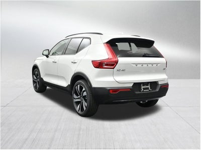 2026 Volvo XC40 B5 Plus