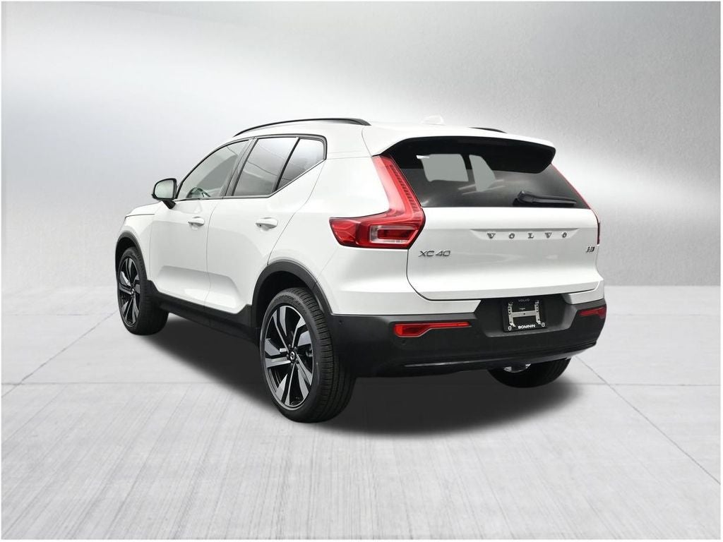 2026 Volvo XC40 B5 Plus