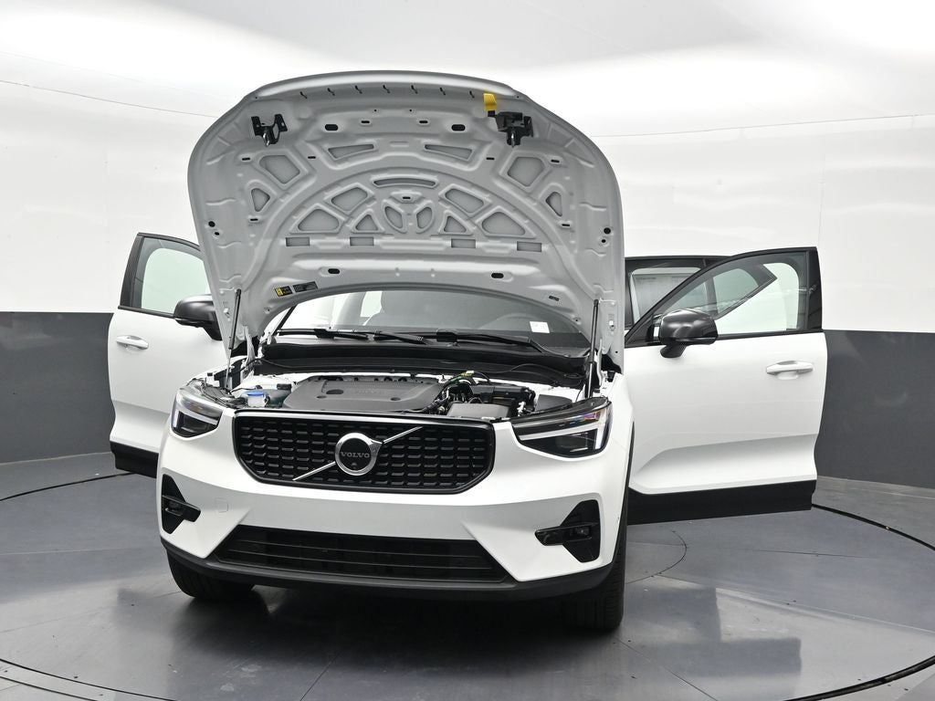 2026 Volvo XC40 B5 Plus