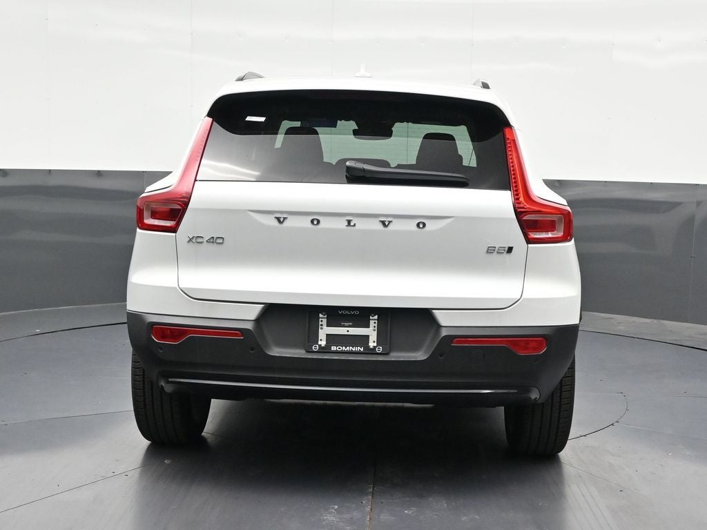 2026 Volvo XC40 B5 Plus