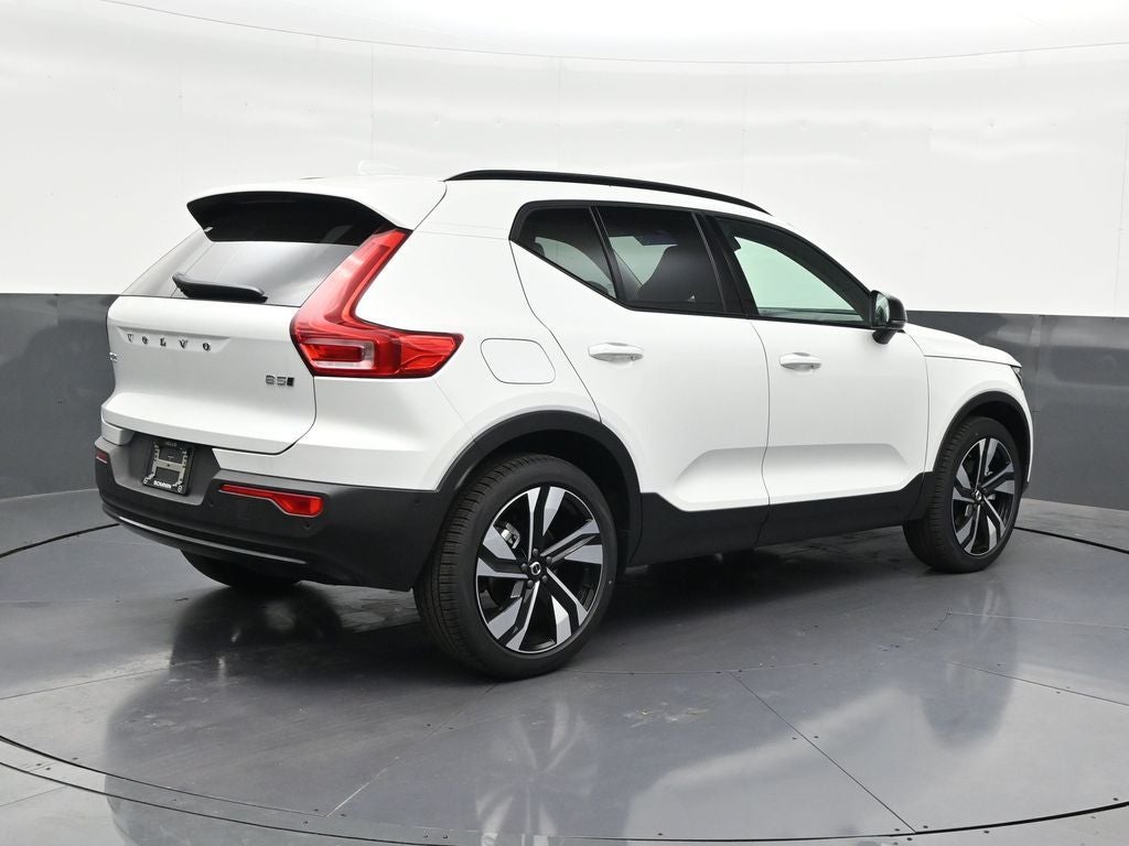 2026 Volvo XC40 B5 Plus