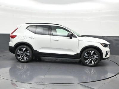 2026 Volvo XC40 B5 Plus