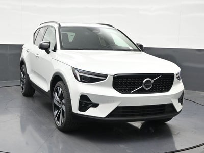 2026 Volvo XC40 B5 Plus