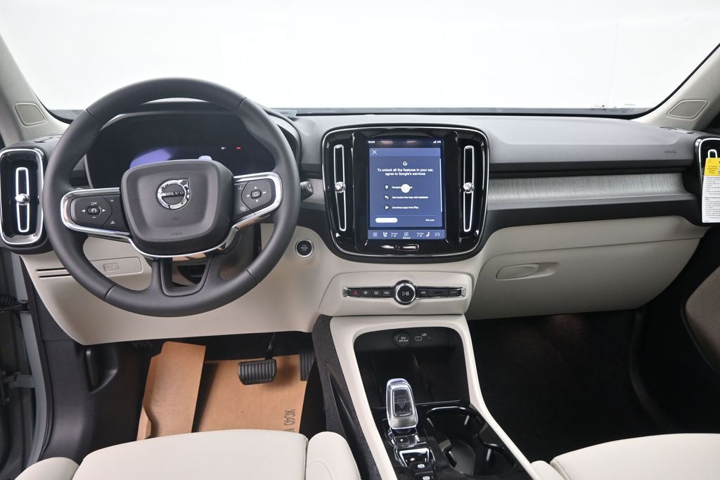 2026 Volvo XC40 B5 Plus