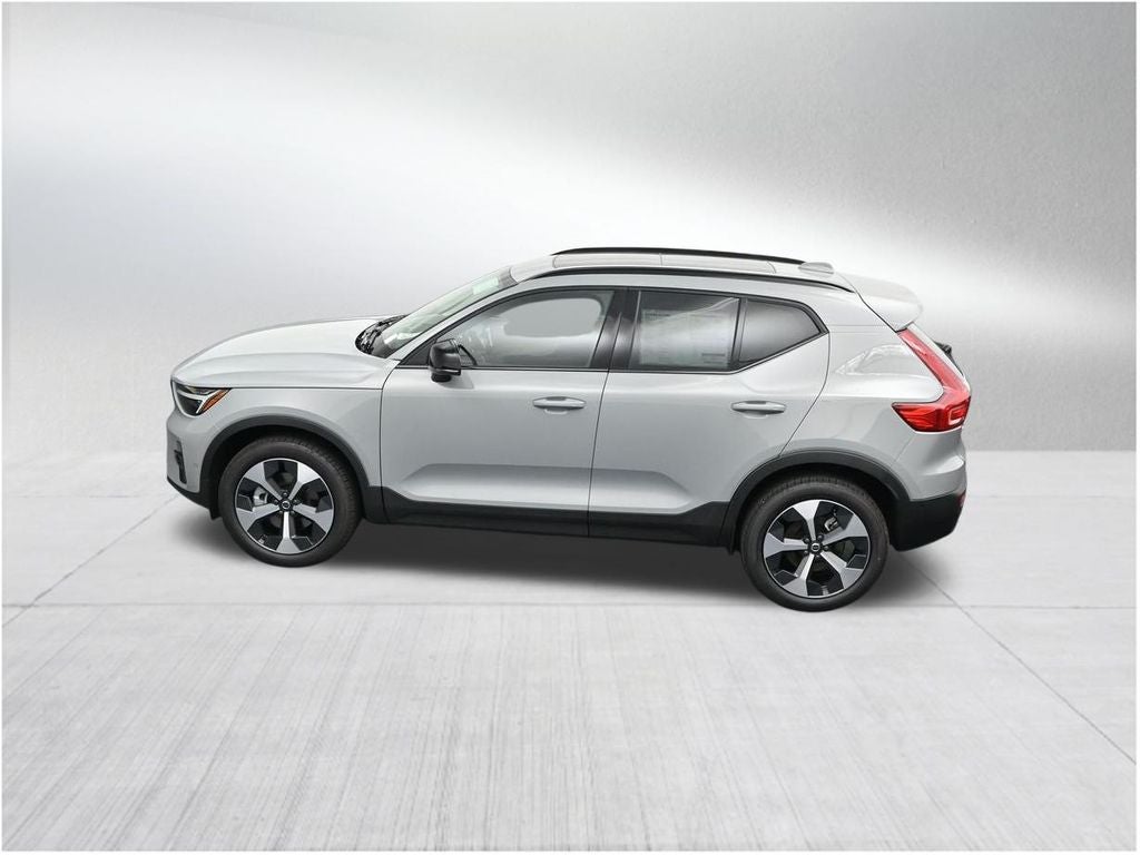 2026 Volvo XC40 B5 Plus