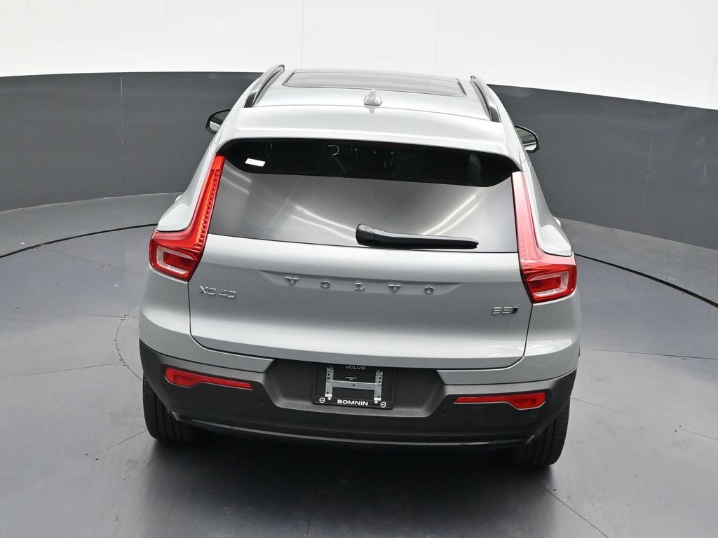 2026 Volvo XC40 B5 Plus