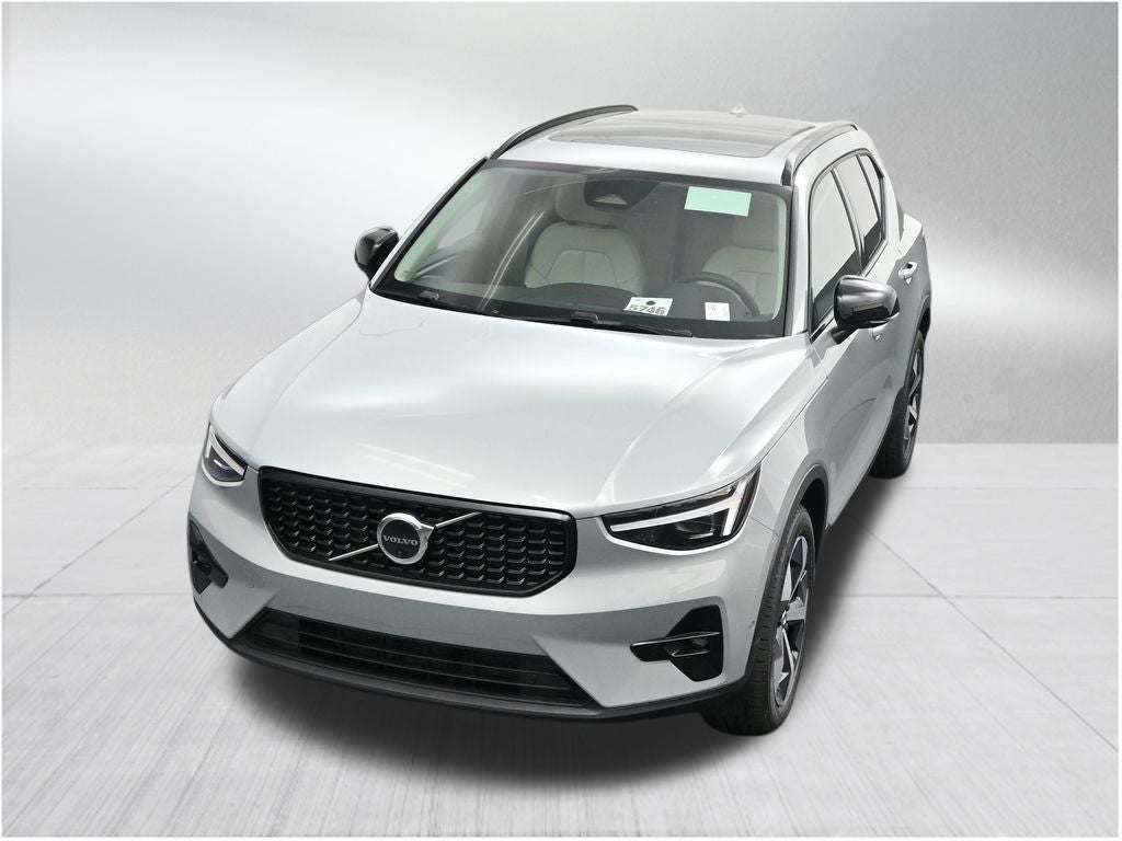 2026 Volvo XC40 B5 Plus