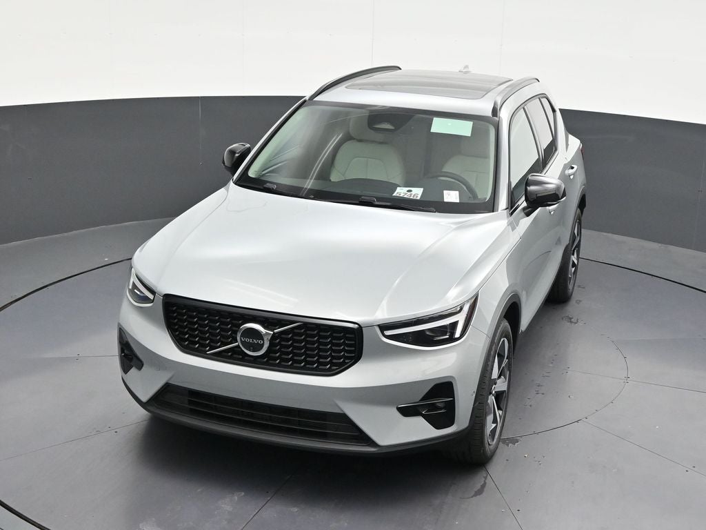 2026 Volvo XC40 B5 Plus