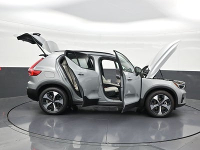 2026 Volvo XC40 B5 Plus