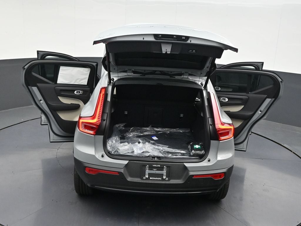 2026 Volvo XC40 B5 Plus