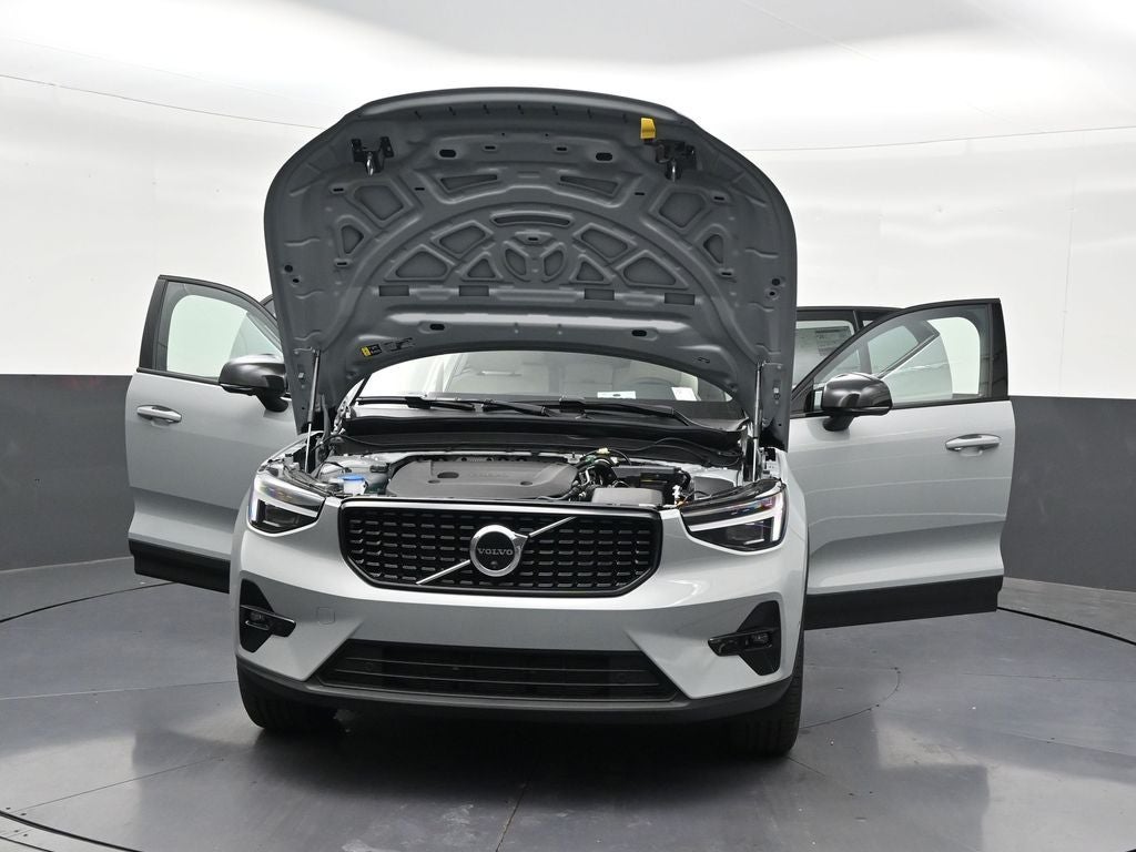 2026 Volvo XC40 B5 Plus