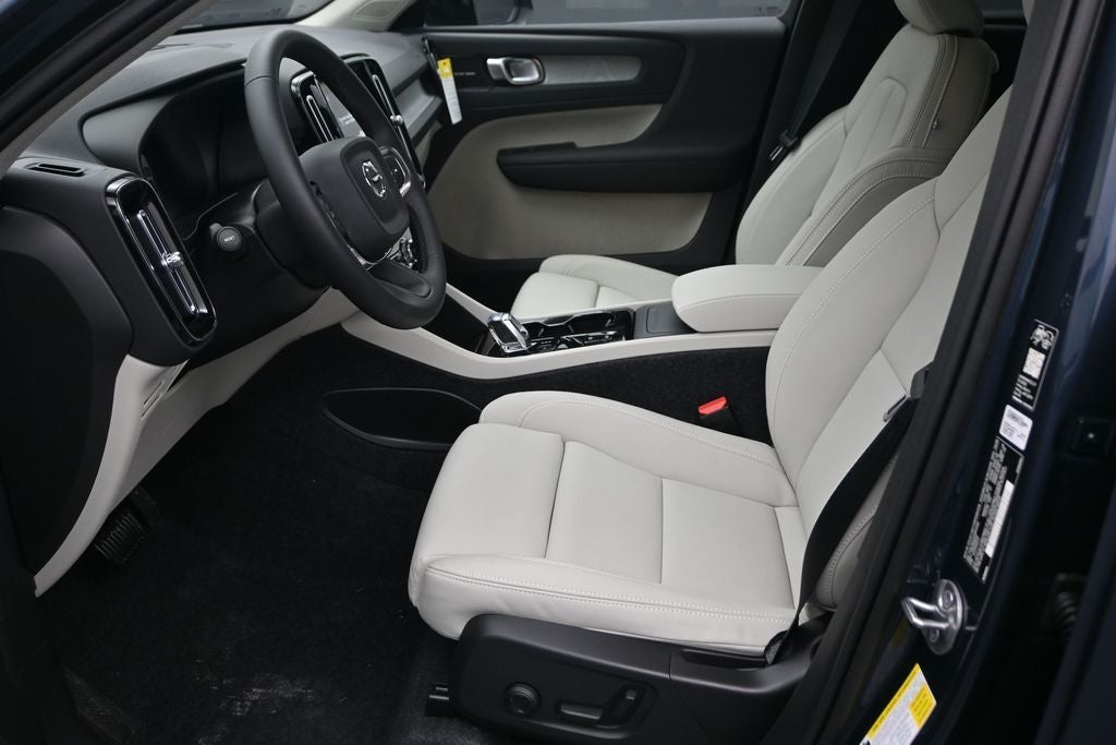 2026 Volvo XC40 B5 Plus