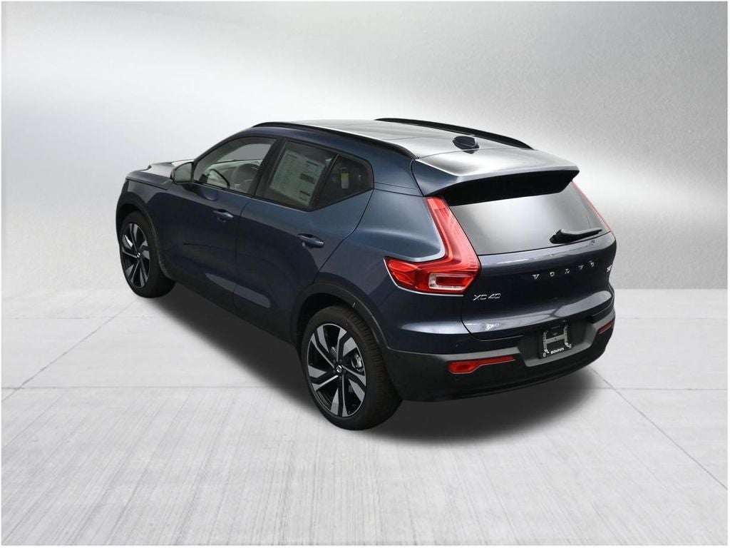 2026 Volvo XC40 B5 Plus